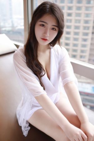 随意触摸斗罗大陆部位的游戏_十万网红美女美酱